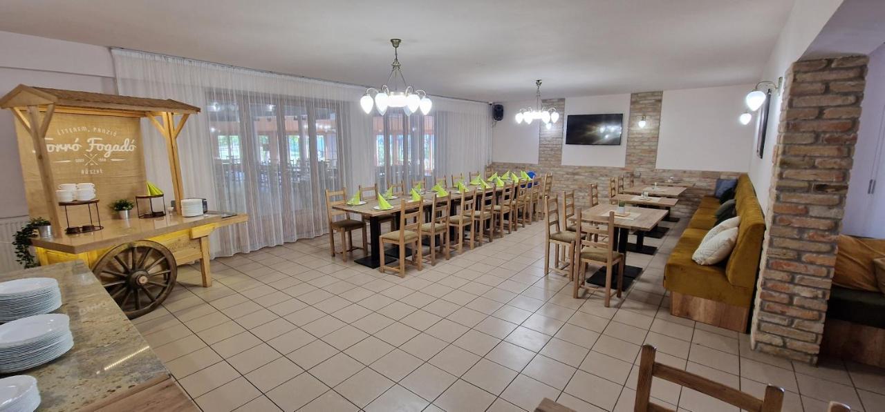 Forro Fogado & Bauer Bistro Ξενοδοχείο Roszke Εξωτερικό φωτογραφία